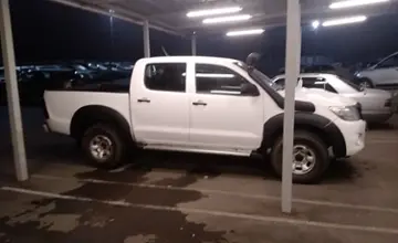 Toyota Hilux 2015 года за 10 000 000 тг. в Алматы фото 4