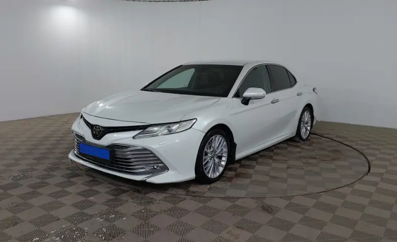 Toyota Camry 2018 года за 14 770 000 тг. в Шымкент