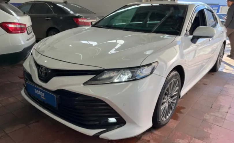 Toyota Camry 2019 года за 10 000 000 тг. в Астана