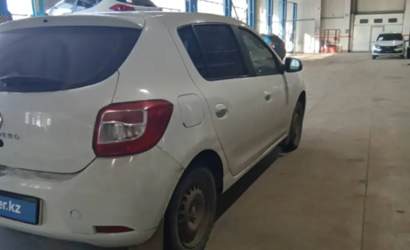 Renault Sandero 2015 года за 4 000 000 тг. в Караганда фото 5