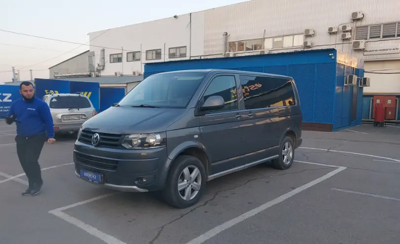 Volkswagen Multivan 2010 года за 13 000 000 тг. в Алматы