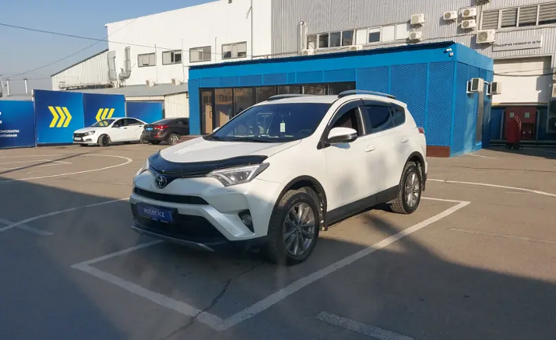 Toyota RAV4 2017 года за 13 000 000 тг. в Алматы