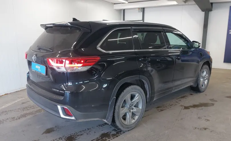 Toyota Highlander 2017 года за 17 000 000 тг. в Астана фото 3