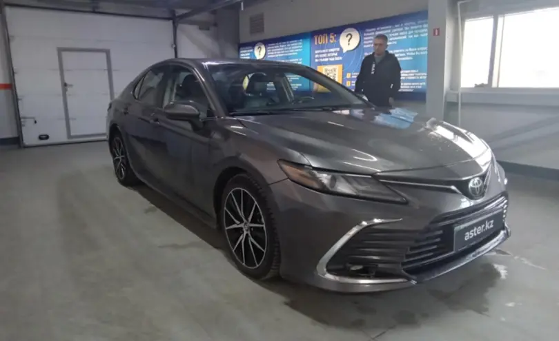 Toyota Camry 2021 года за 12 000 000 тг. в Уральск фото 3