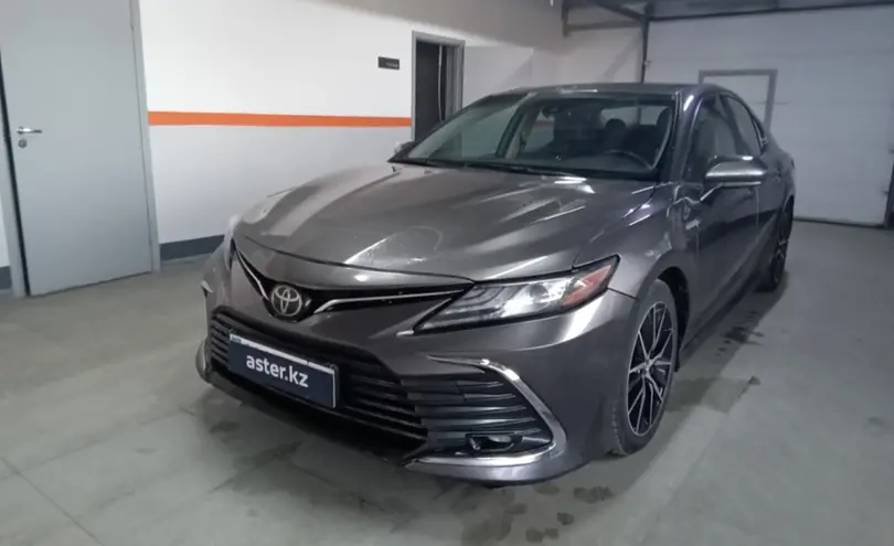 Toyota Camry 2021 года за 12 000 000 тг. в Уральск