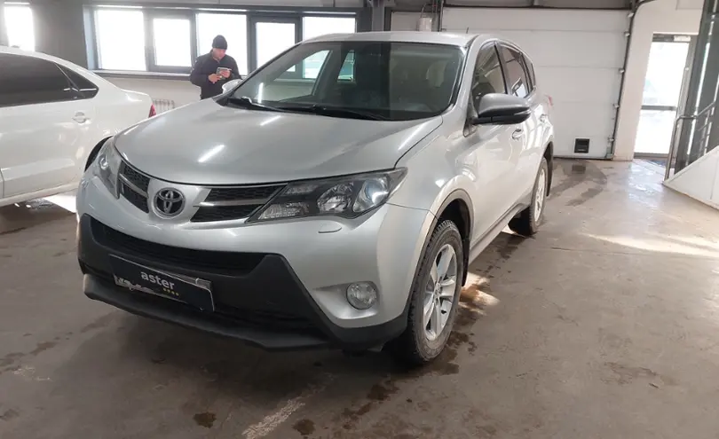 Toyota RAV4 2013 года за 9 000 000 тг. в Астана