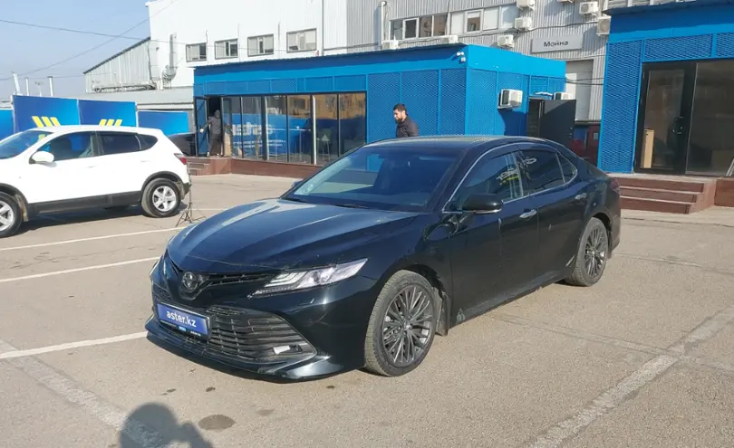 Toyota Camry 2019 года за 15 000 000 тг. в Алматы