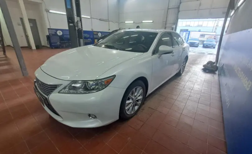 Lexus ES 2014 года за 10 000 000 тг. в Астана