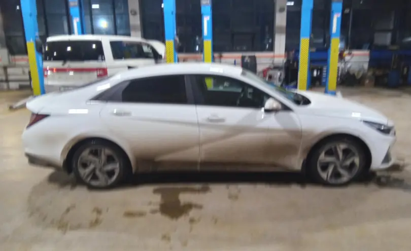 Hyundai Elantra 2022 года за 10 300 000 тг. в Караганда фото 4