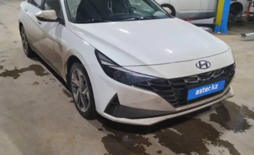 Hyundai Elantra 2022 года за 10 300 000 тг. в Караганда фото 3