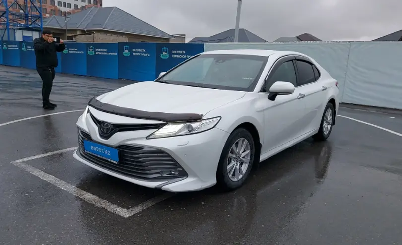 Toyota Camry 2018 года за 14 000 000 тг. в Шымкент