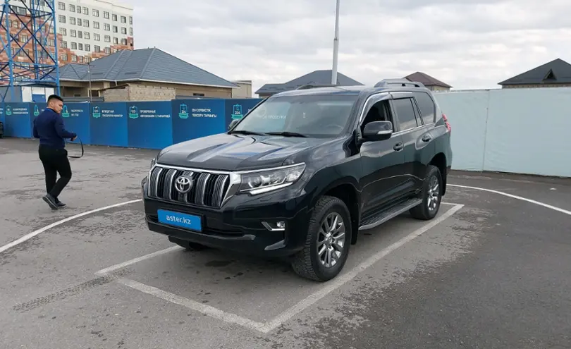 Toyota Land Cruiser Prado 2018 года за 30 000 000 тг. в Шымкент