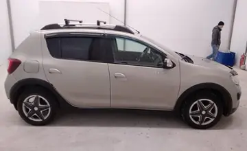 Renault Sandero 2015 года за 4 500 000 тг. в Актобе фото 4