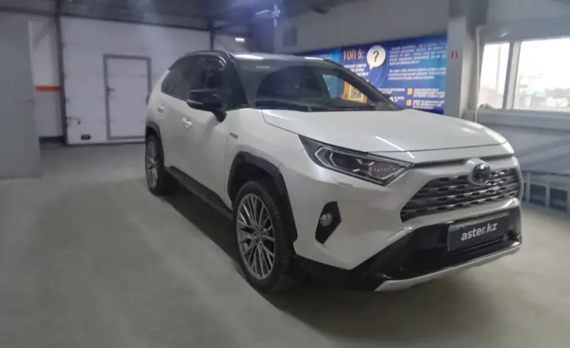 Toyota RAV4 2020 года за 15 000 000 тг. в Уральск