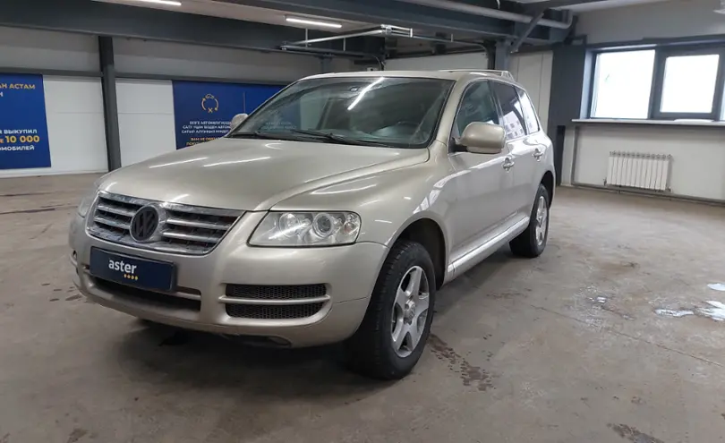 Volkswagen Touareg 2005 года за 4 500 000 тг. в Астана