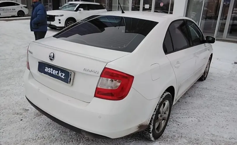 Skoda Rapid 2013 года за 3 800 000 тг. в Актобе фото 5