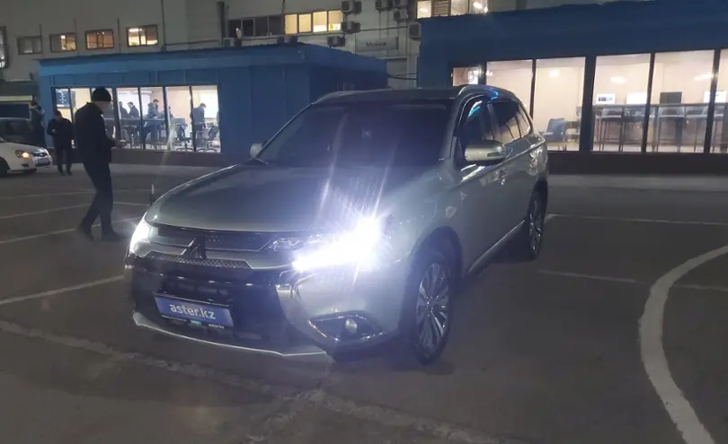 Mitsubishi Outlander 2019 года за 9 700 000 тг. в Алматы