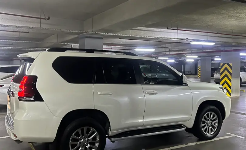 Toyota Land Cruiser Prado 2018 года за 29 000 000 тг. в Алматы