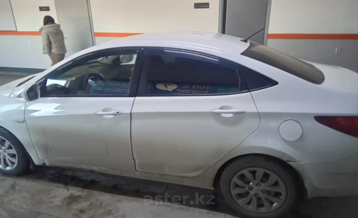 Hyundai Solaris 2012