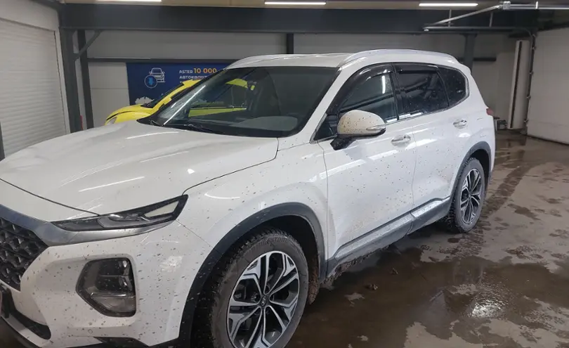 Hyundai Santa Fe 2020 года за 15 000 000 тг. в Астана