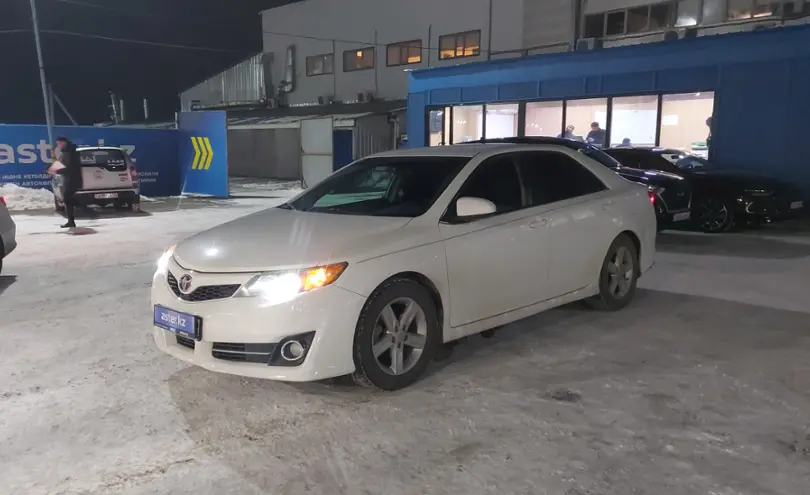 Toyota Camry 2013 года за 9 300 000 тг. в Алматы