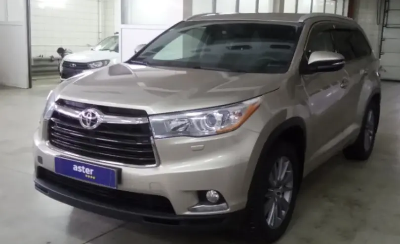 Toyota Highlander 2015 года за 15 000 000 тг. в Петропавловск