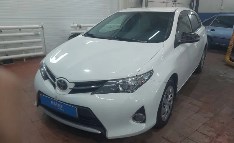 Toyota Auris 2013 года за 6 000 000 тг. в Астана фото 2