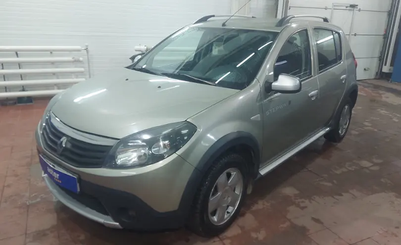 Renault Sandero 2014 года за 4 700 000 тг. в Астана