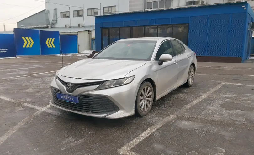 Toyota Camry 2018 года за 9 000 000 тг. в Алматы