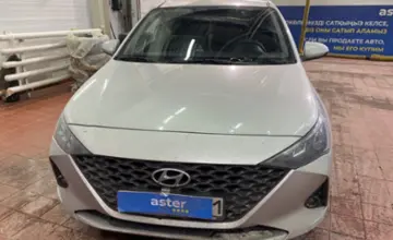 Hyundai Accent 2020 года за 8 000 000 тг. в Астана фото 2