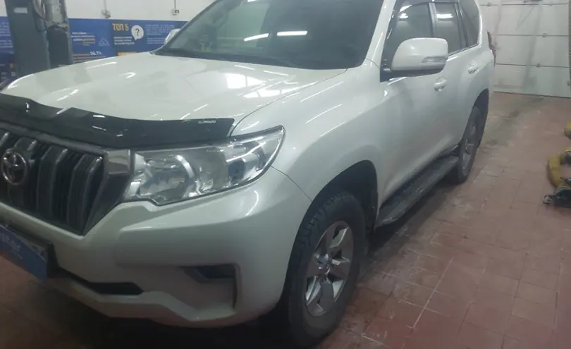 Toyota Land Cruiser Prado 2018 года за 21 000 000 тг. в Астана