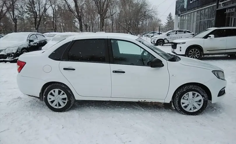 LADA (ВАЗ) Granta 2019 года за 3 300 000 тг. в Актобе фото 4
