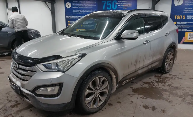 Hyundai Santa Fe 2013 года за 9 000 000 тг. в Астана