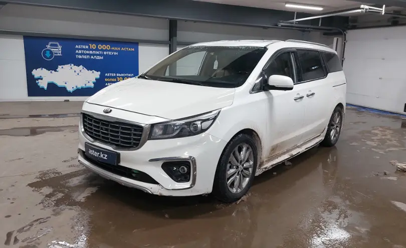 Kia Carnival 2017 года за 9 000 000 тг. в Астана