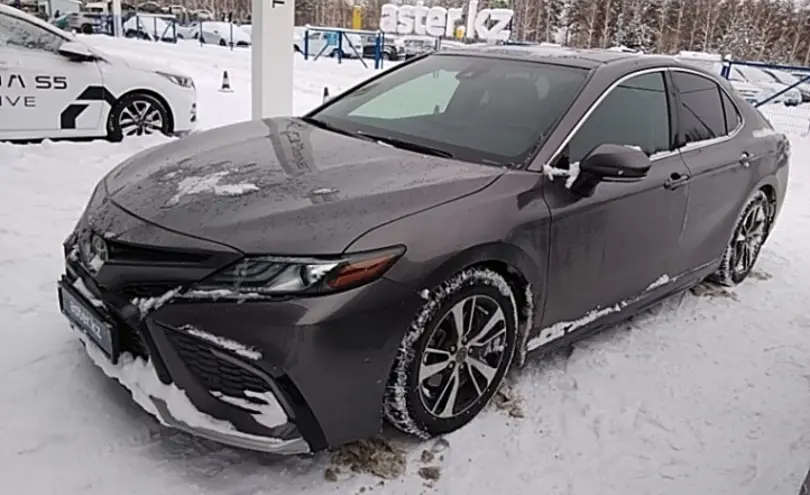 Toyota Camry 2022 года за 13 800 000 тг. в Усть-Каменогорск