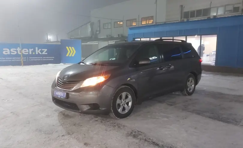 Toyota Sienna 2017 года за 14 000 000 тг. в Алматы