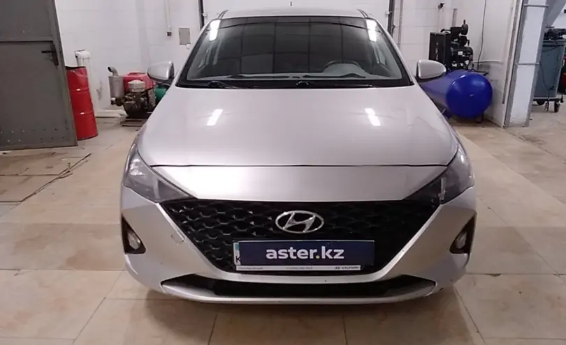 Hyundai Solaris 2023 года за 7 500 000 тг. в Актобе фото 2