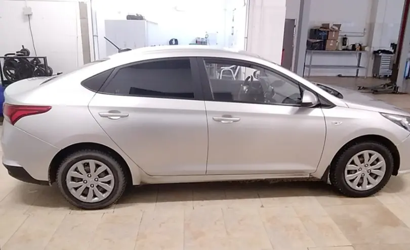 Hyundai Solaris 2023 года за 7 500 000 тг. в Актобе фото 4