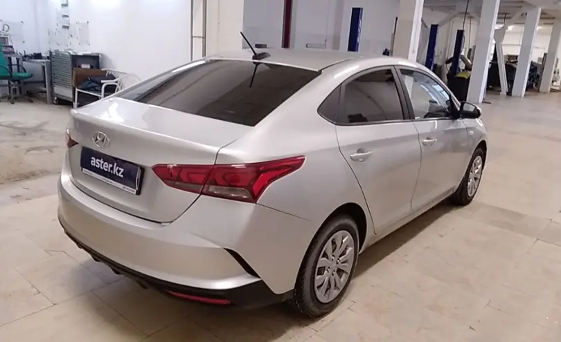 Hyundai Solaris 2023 года за 7 500 000 тг. в Актобе фото 5