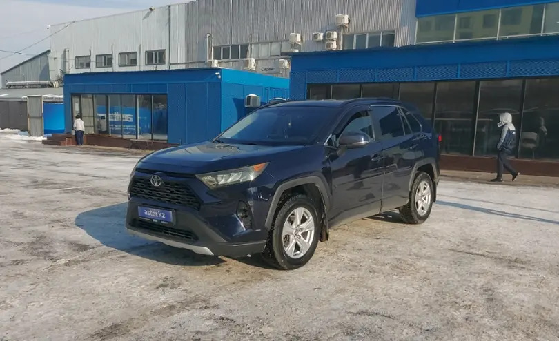 Toyota RAV4 2020 года за 13 500 000 тг. в Алматы