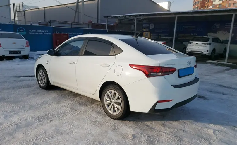 Hyundai Solaris 2019 года за 8 000 000 тг. в Шымкент фото 4
