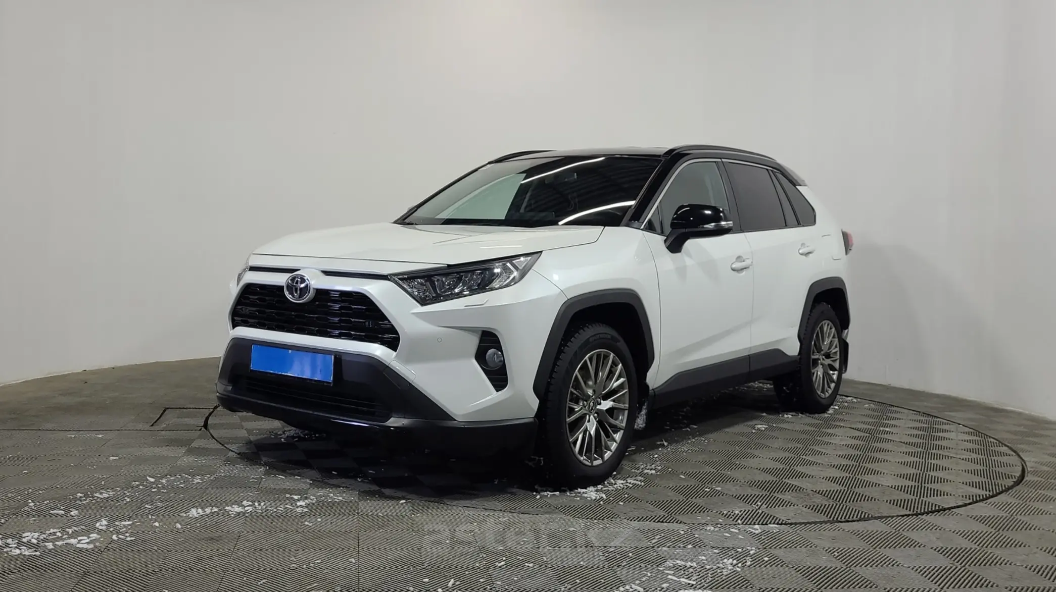 Купить Toyota RAV4 2021 года в Алматы, цена 14990000 тенге. Продажа Toyota  RAV4 в Алматы - Aster.kz. №233693