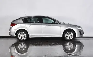Chevrolet Cruze 2013 года за 3 600 000 тг. в Астана фото 4