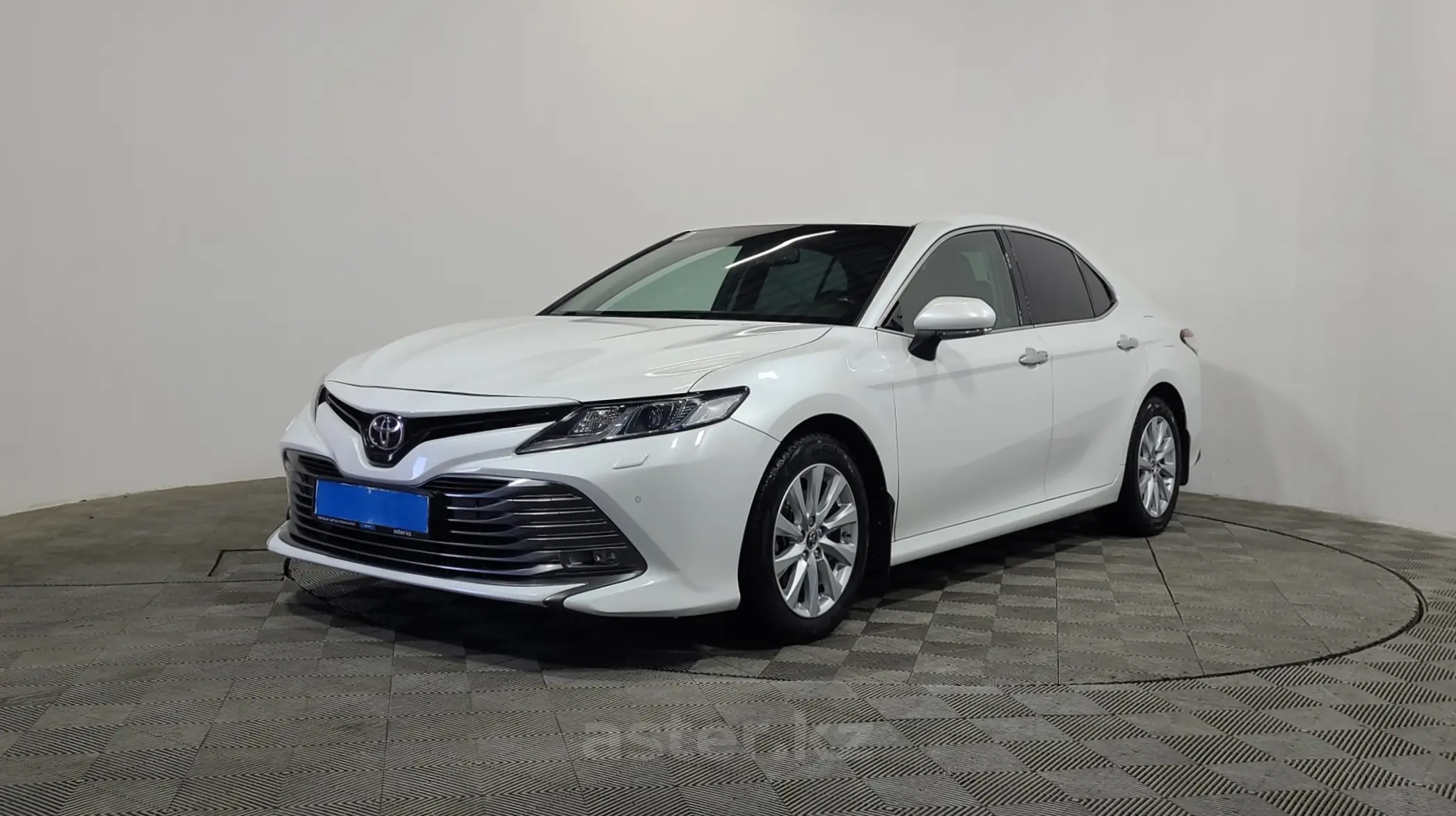 Toyota Camry 2019