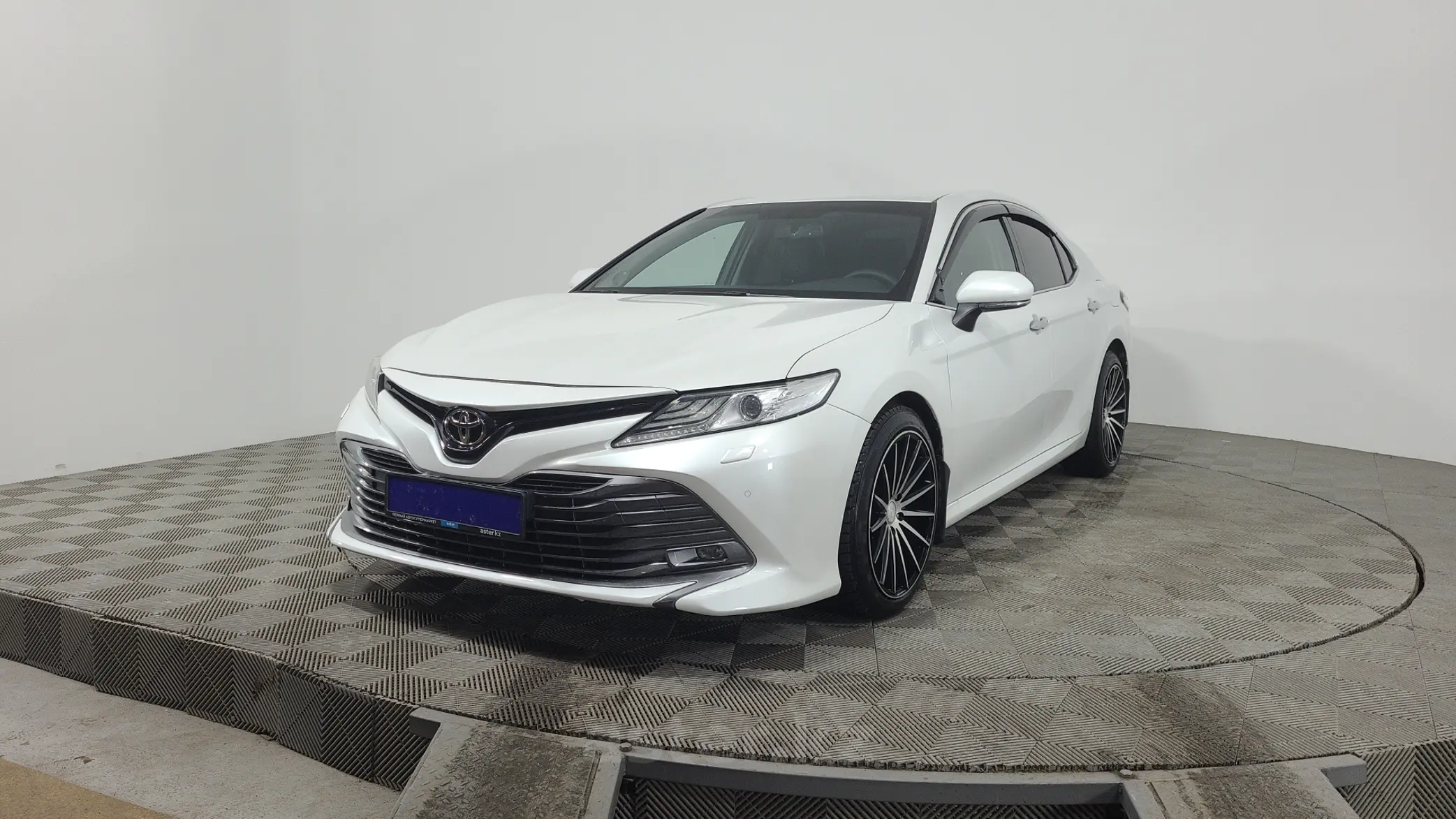 Toyota Camry 2019