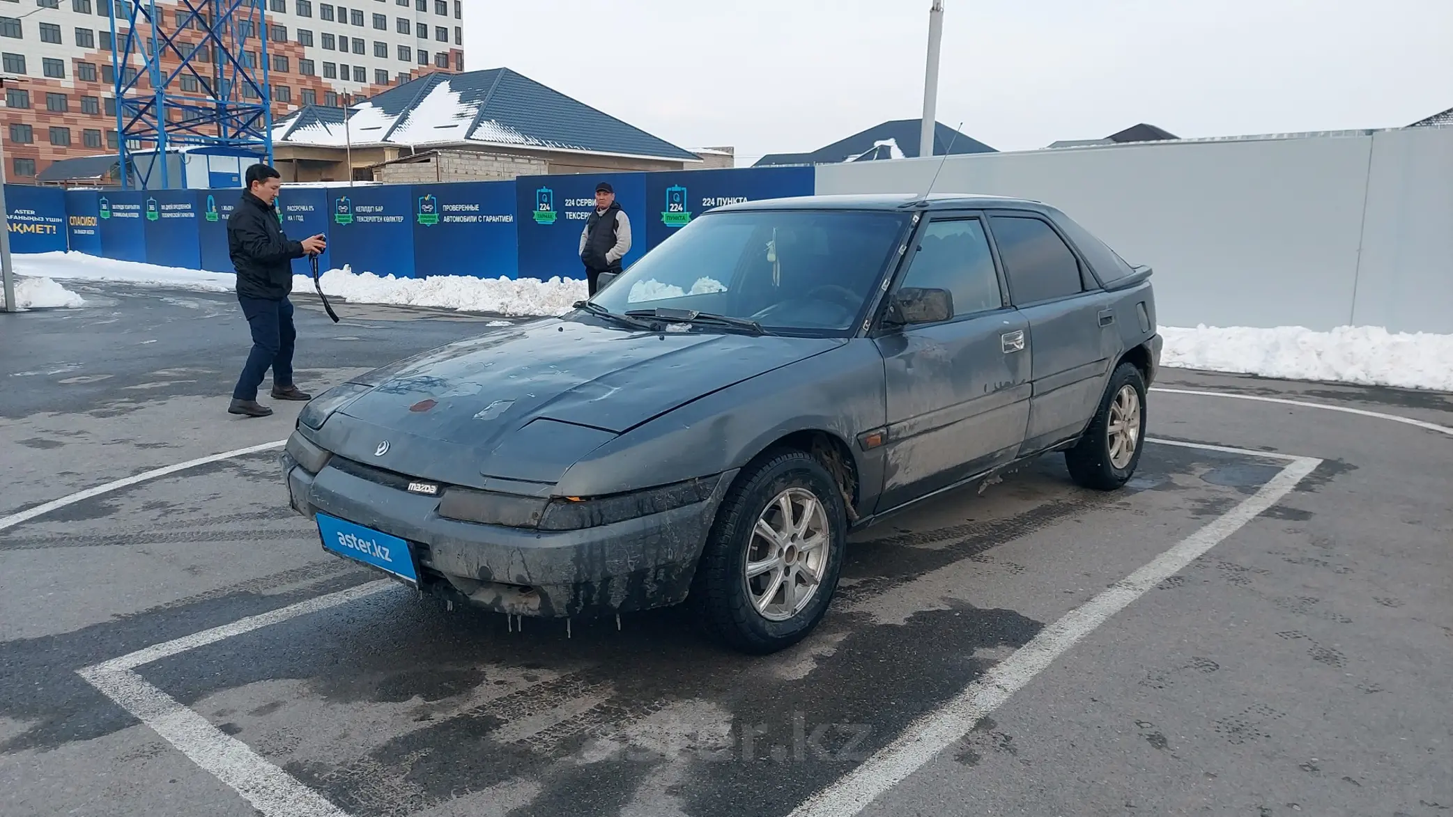 Mazda 323 1990