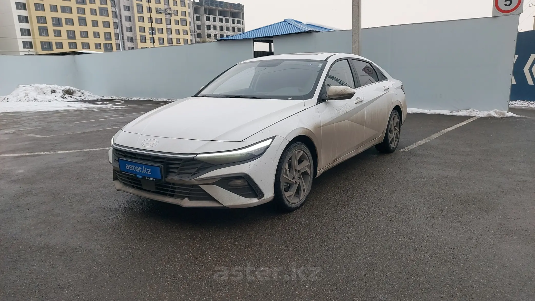 Hyundai Elantra 2023