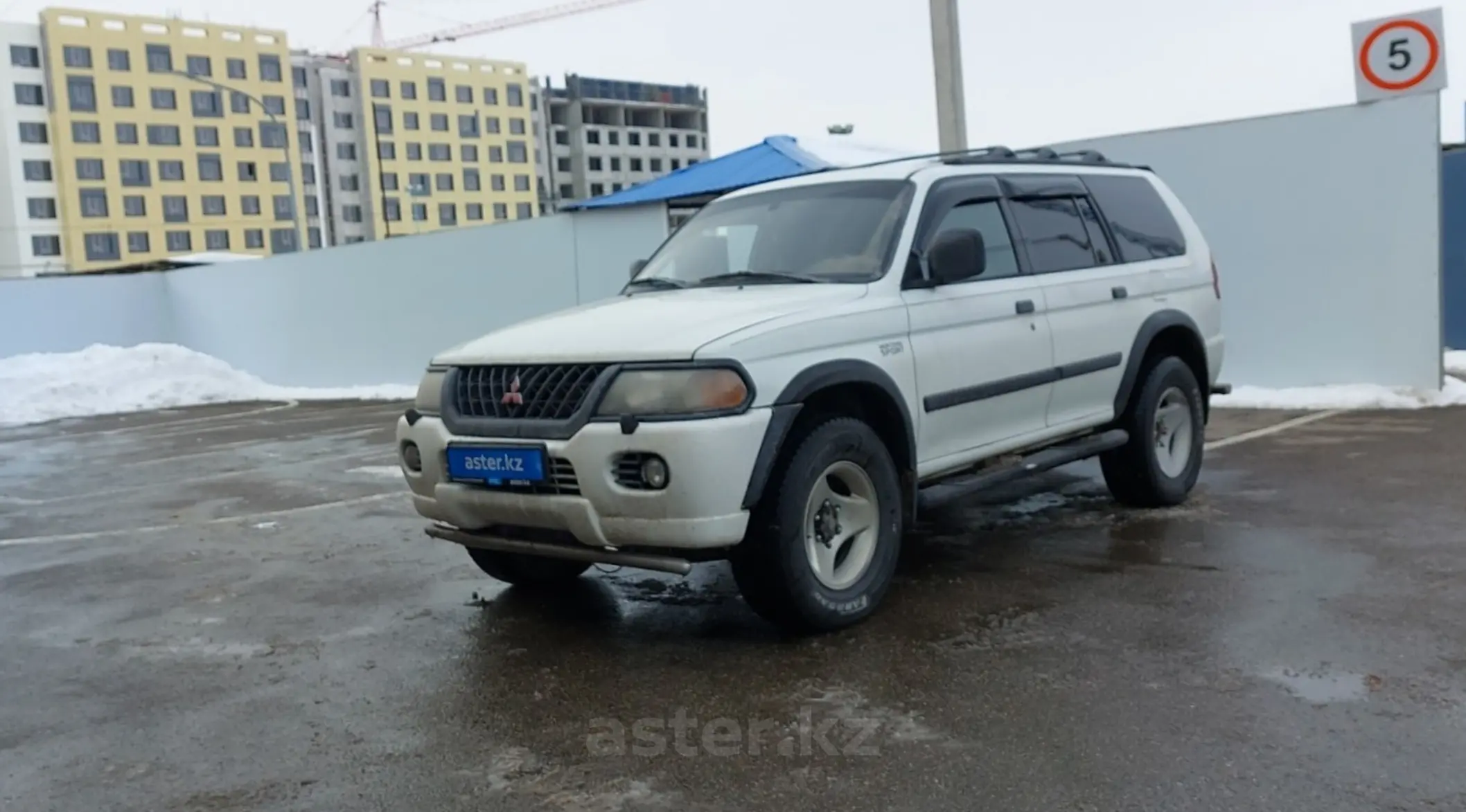 Mitsubishi Montero Sport 2000