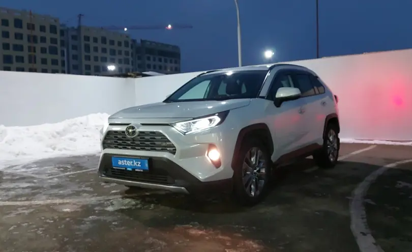 Toyota RAV4 2020 года за 21 500 000 тг. в Алматы
