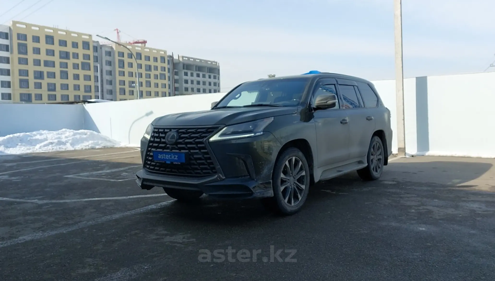 Lexus LX 2021